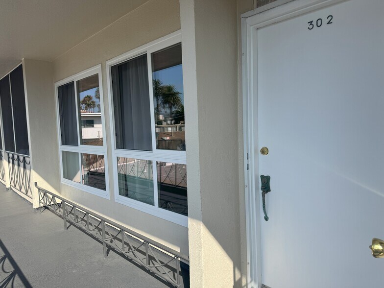 Building Photo - 1017 2nd St