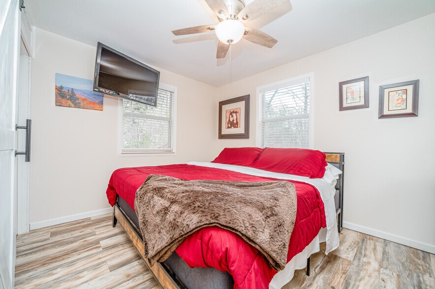 Building Photo - 1748 Paulas Huskey Cir