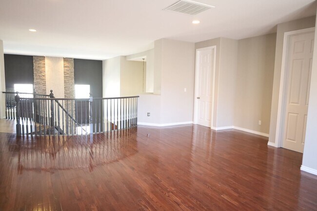 Building Photo - Fully Upgraded 5 Bedroom 4.5 Bathroom in Guard Gated Foothills Community!