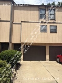 Building Photo - 605 Center Ave