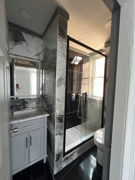 Building Photo - 86 Irving St