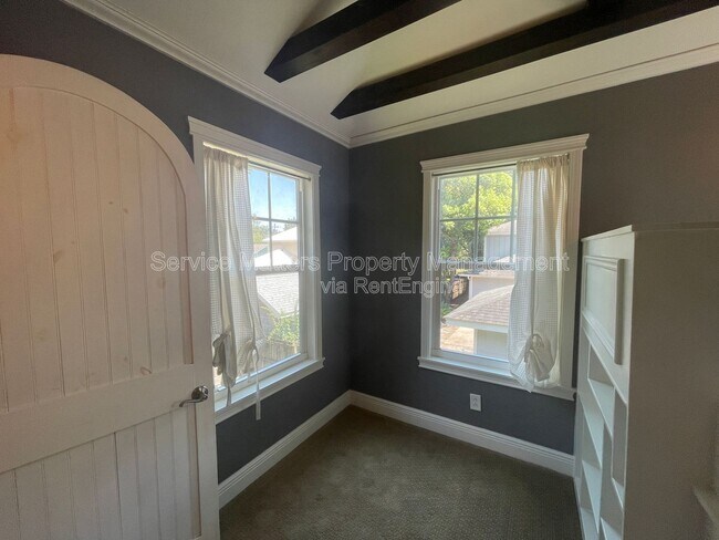 Building Photo - 2318 N 17th Ave