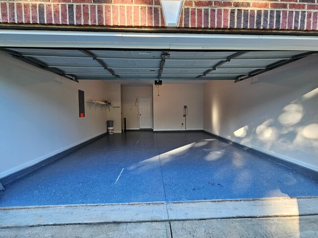 Building Photo - 111 Shairpin Ln