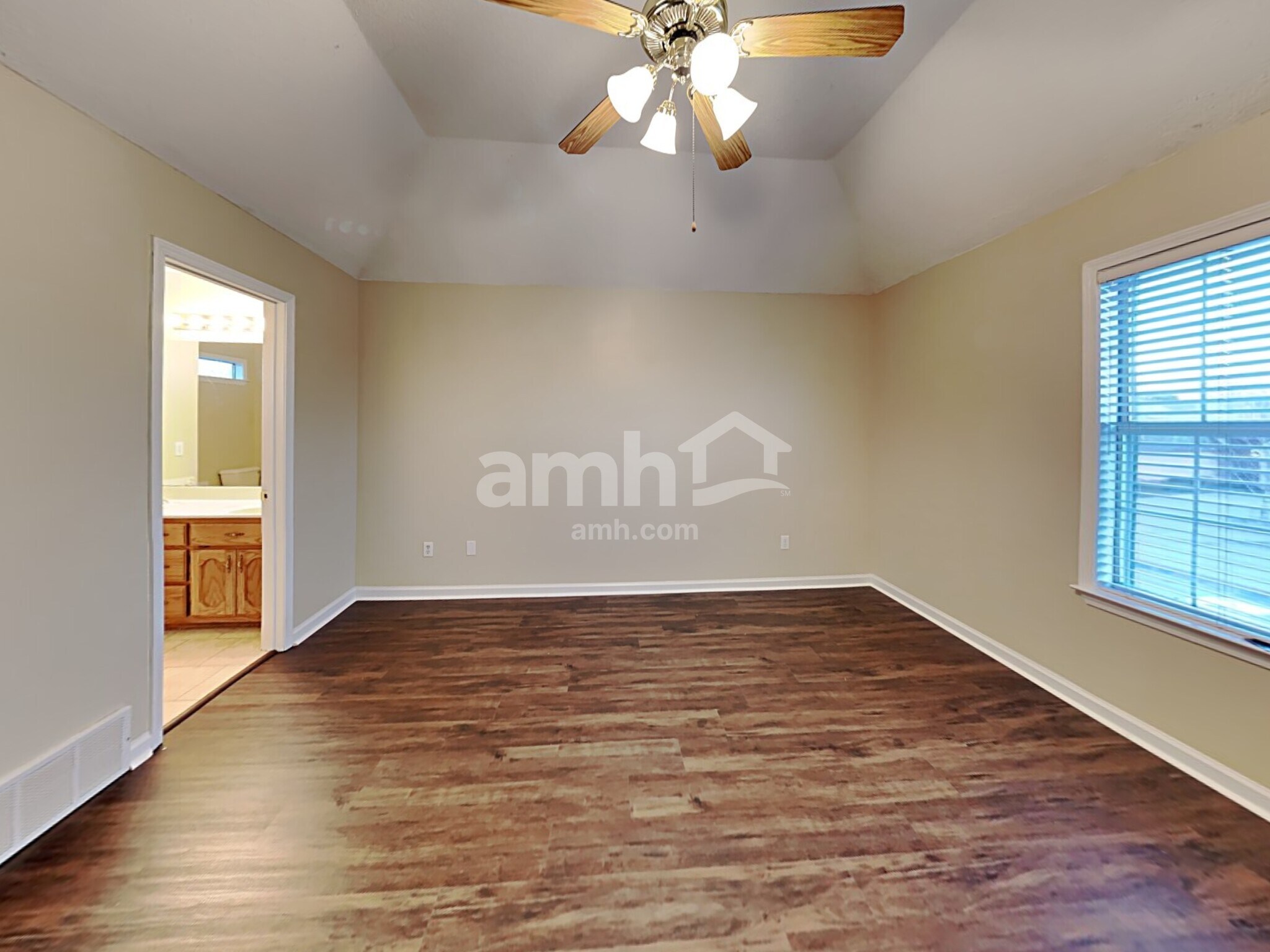Building Photo - 3047 Valley Green Ln