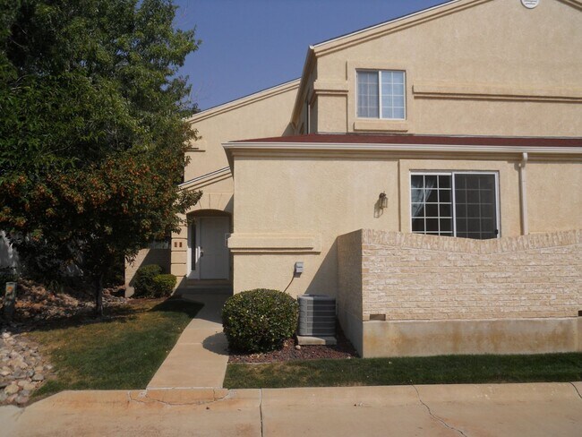 Building Photo - ALL PROSPECTIVE TENANTS MUST SUBMIT A $58 ...