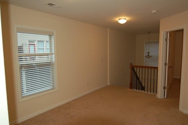 Building Photo - 2100 Greencrest Cir