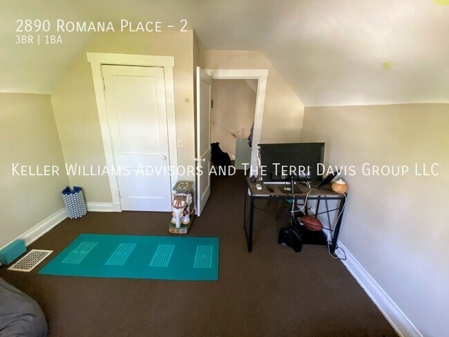 Building Photo - 2890 Romana Pl