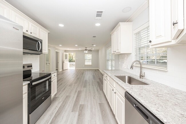 Building Photo - 9910 Dalrock Rd