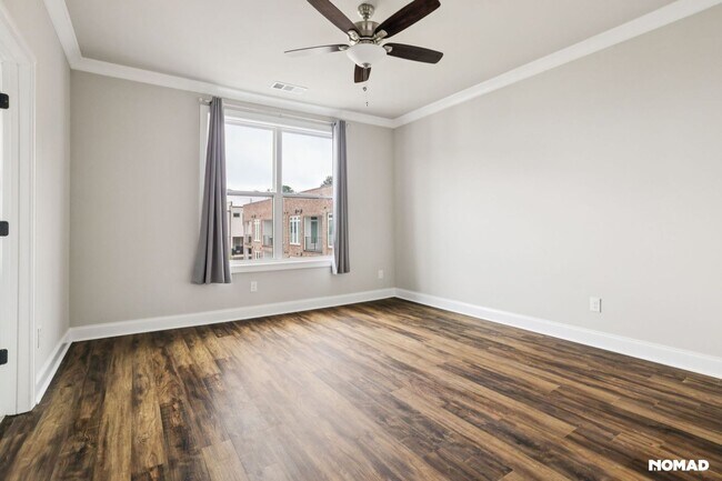 Building Photo - Stunning 4BR Townhome in Alpharetta
