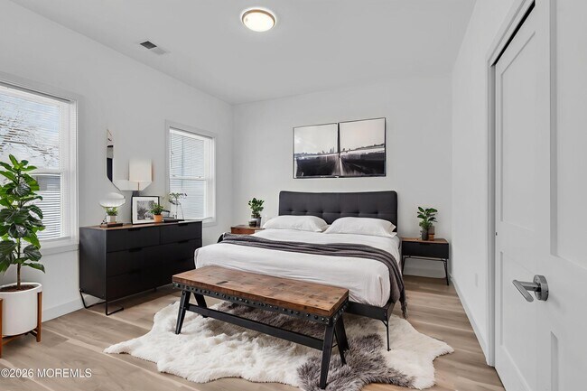 Building Photo - 45 Borden Ave