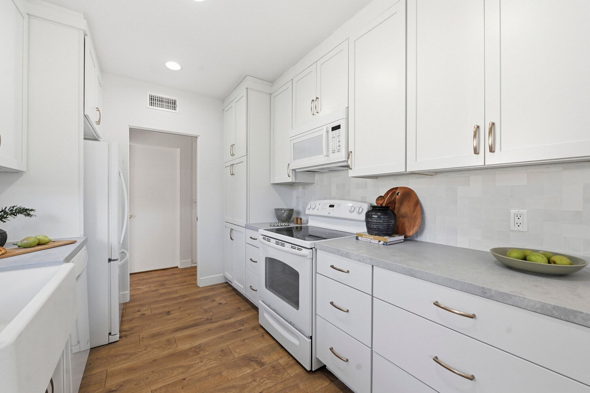 Building Photo - 7021 Estrella de Mar Rd