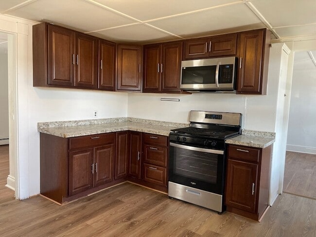 Building Photo - 304 Cumberland Rd