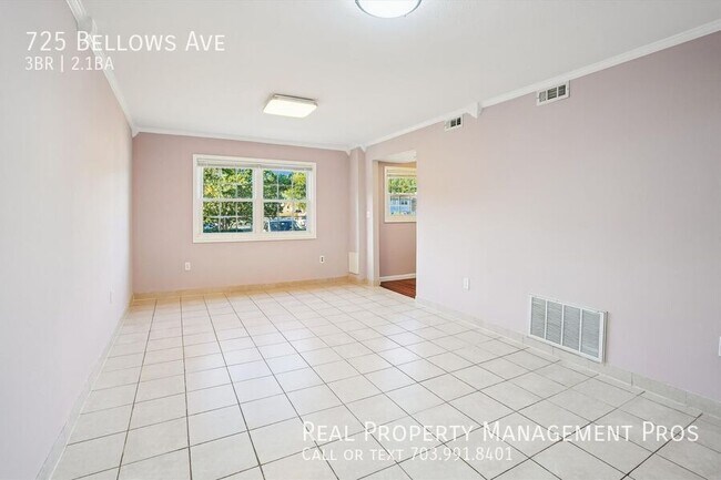 Building Photo - 725 Bellows Ave