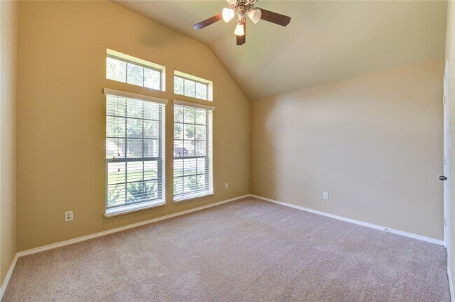 Building Photo - 5615 Stoneridge Ct