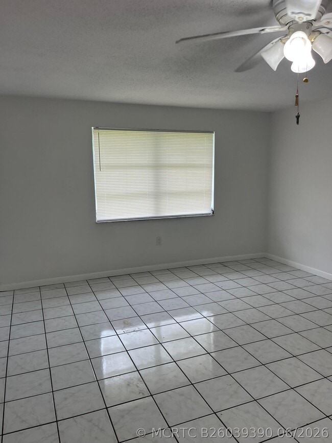 Building Photo - 8956 SE 65th Way
