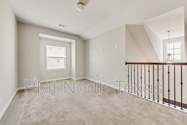 Building Photo - 1900 Spoonbill Dr