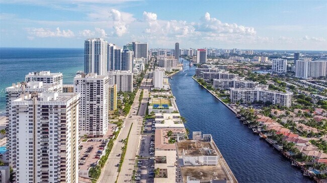 Building Photo - 2101 S Ocean Dr