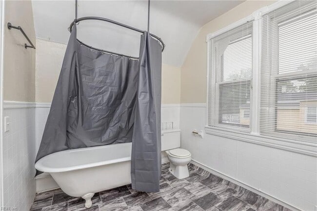 Building Photo - 146 Florida Ave