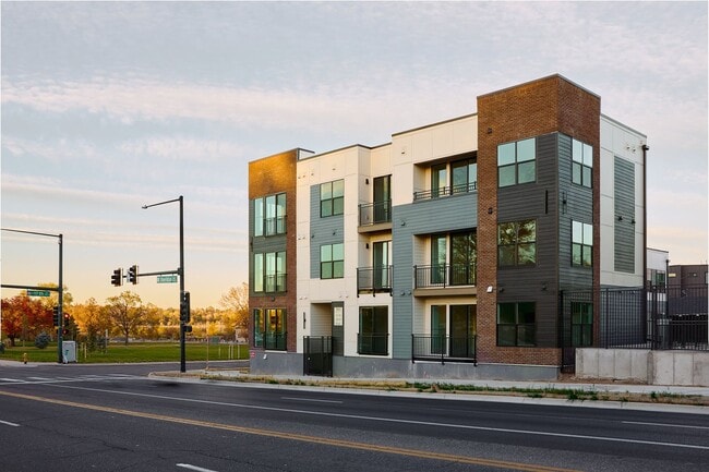 Building Photo - SLOANS LAKE NEW CONDO! Brand new construction steps away from the park!