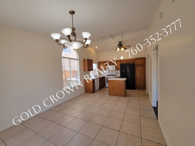 Building Photo - 669 Sagebrush St