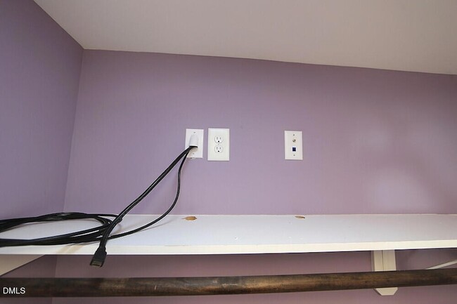 Building Photo - 446 Methven Grove Dr