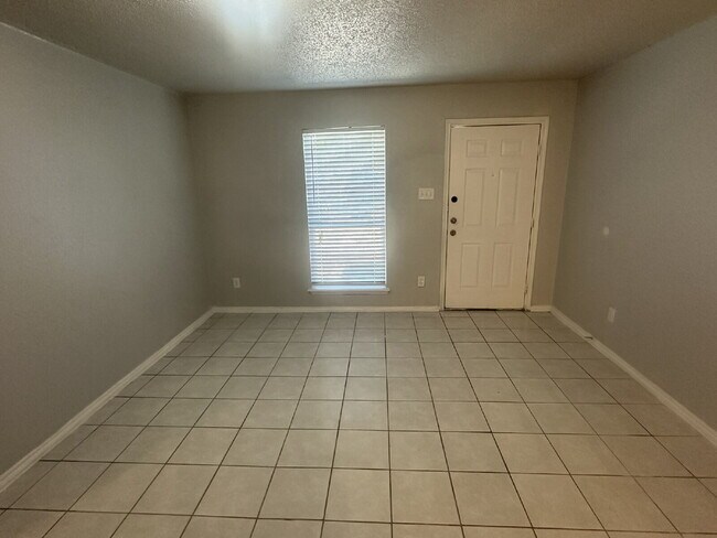 Building Photo - 1311 Hortencia Ave