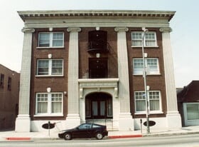 Building Photo - 2520 W 7th St