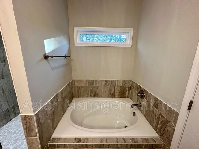 Building Photo - 107 Lasso Drive