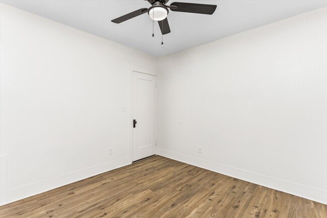 Building Photo - Remodeled Front House in Mentone