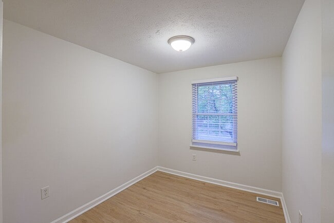 Building Photo - 8096 Castle Rock Ct