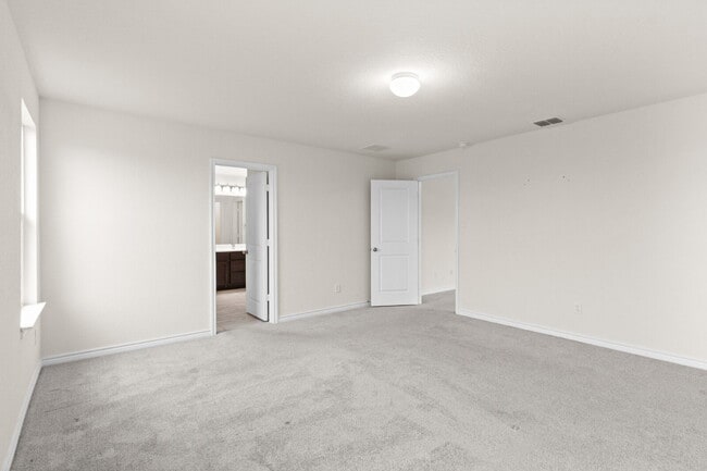 Building Photo - 547 Deer Crest Dr
