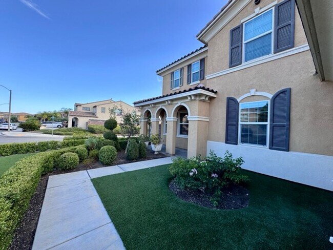 Building Photo - Welcome to this stunning 5 bedroom home fo...