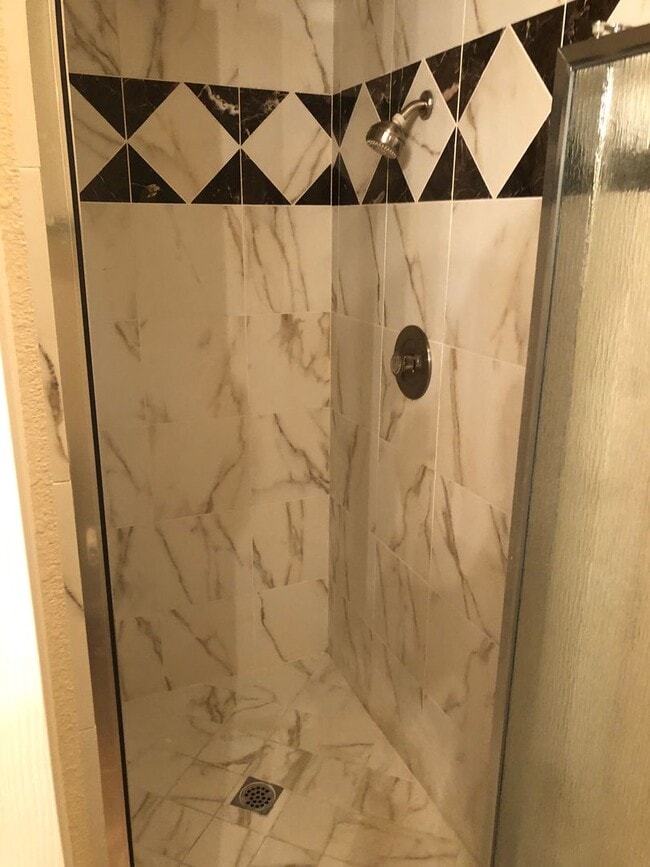 Building Photo - NICE 2ND STORY CONDO IN WOODSIDE SIERRA GATED COMMUNITY NEAR LOEHMANN'S PLAZA!