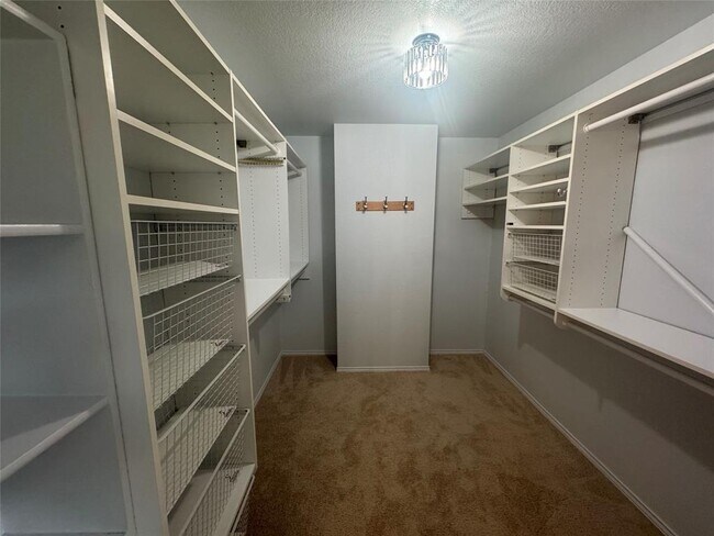 Building Photo - 3816 Eagles Nest St