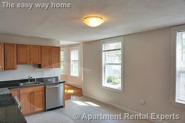 Building Photo - 19 Lovell St