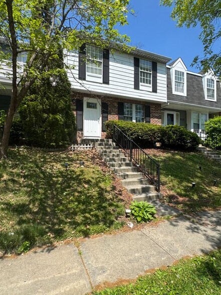 Building Photo - 9730 Red Clover Ct