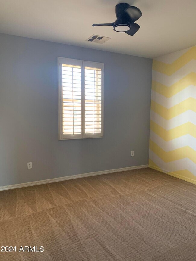 Building Photo - 2219 E Wisteria Dr