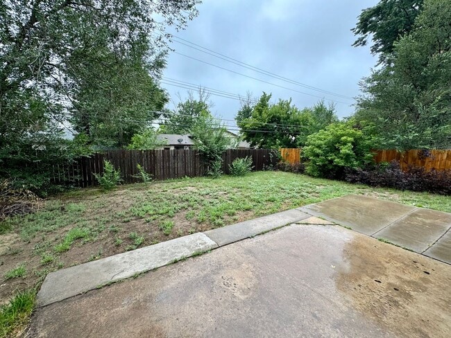 Building Photo - Adorable Rancher in Security-Widefield
