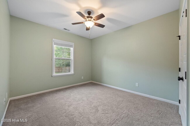 Building Photo - 711 Tuscarora Dr