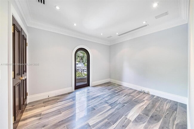 Building Photo - 1331 Bay Terrace