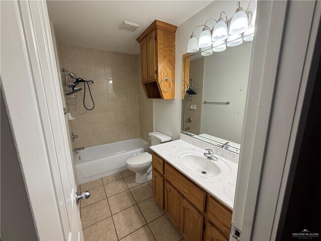 Building Photo - 25 Frontier Dr