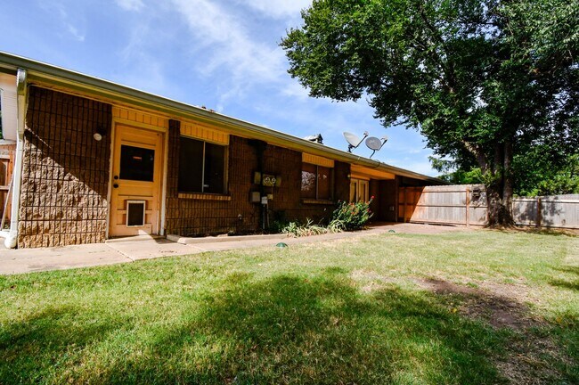 Building Photo - Charming 3-Bedroom Home in the Warrenton Neighborhood!