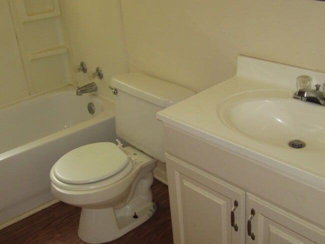 Building Photo - zillow