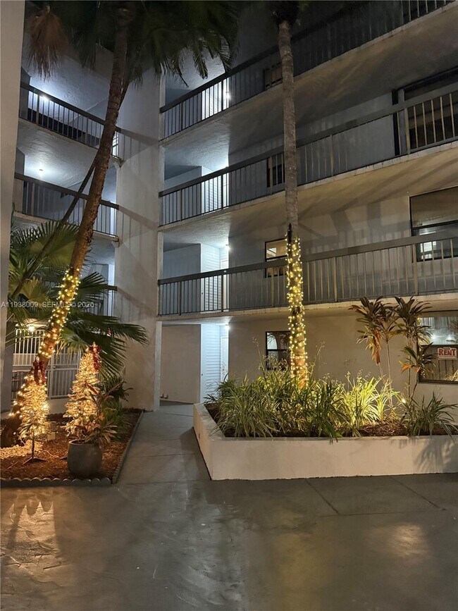 Building Photo - 12209 SW 14th Ln