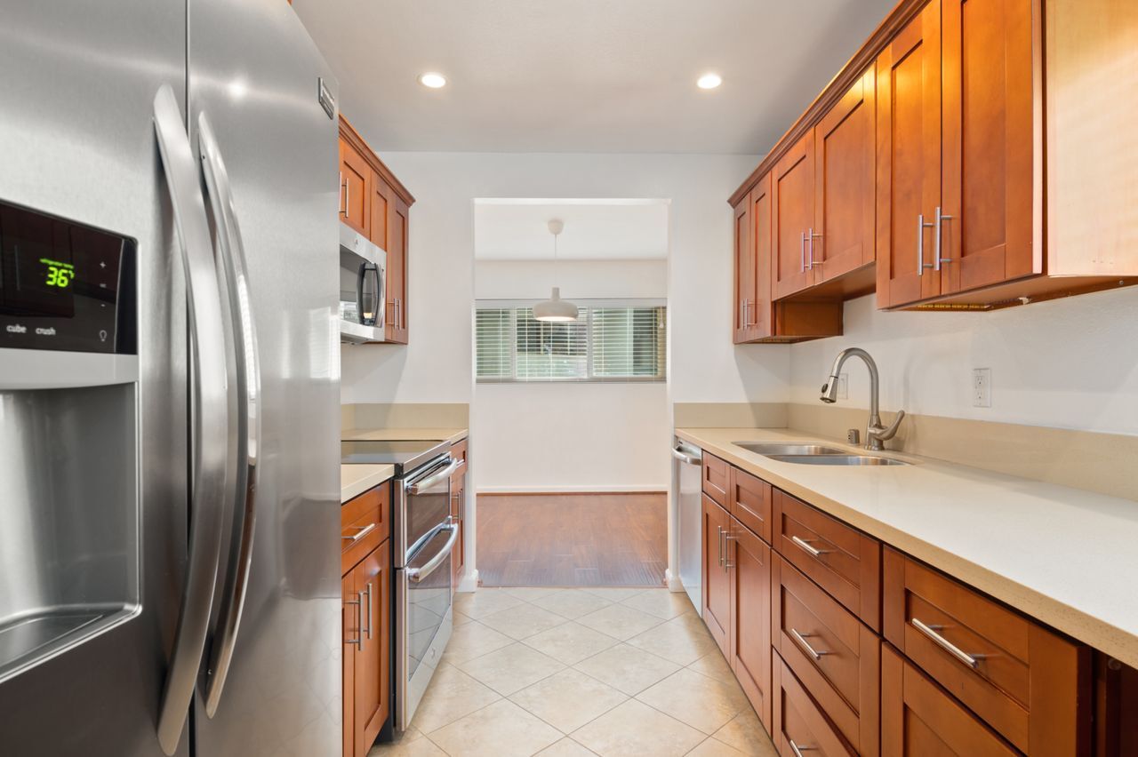 Building Photo - 4732 Park Granada