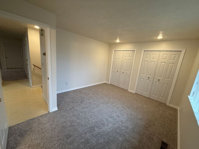 Building Photo - 180-190 NE 10th St