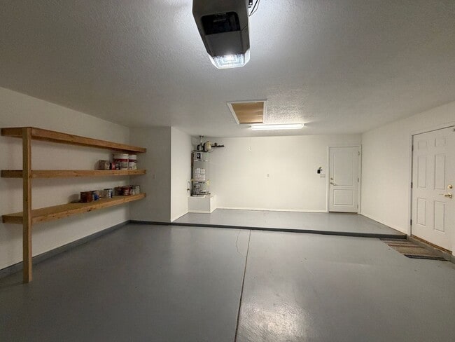 Building Photo - 3 Bedroom Single Story Home Available Near Corrales Rd & Highway 528 in Rio Rancho!