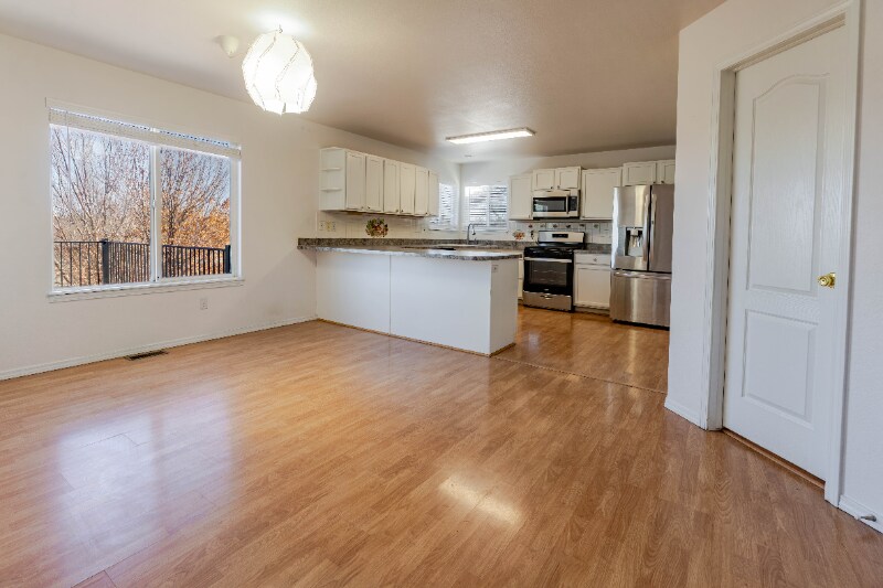 Building Photo - 6115 Fescue Dr