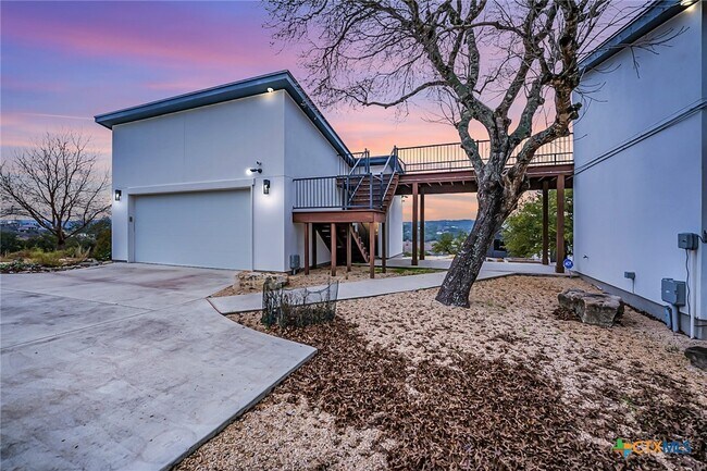 Building Photo - 2109 Bella Vista