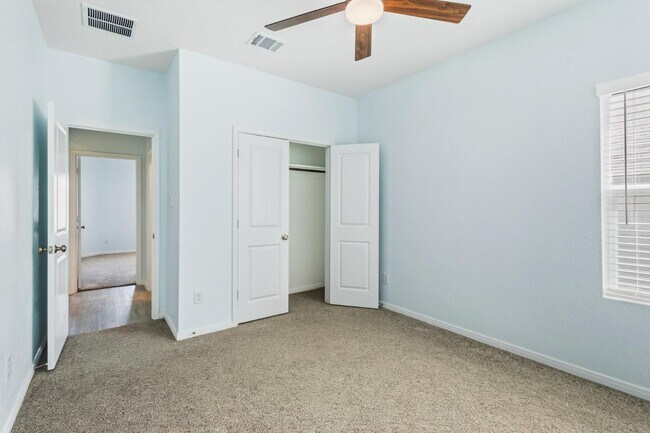 Building Photo - 5340 Cloves Cv